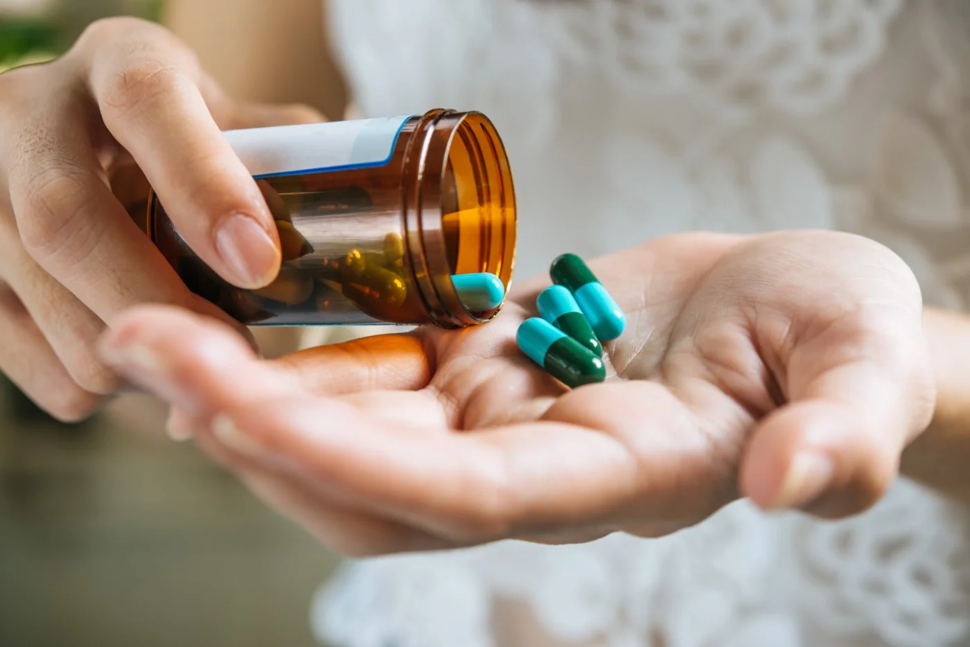 Csomagolás: Arucom 0,05 mg/ml + 5 mg/ml oldatos szemcsepp
